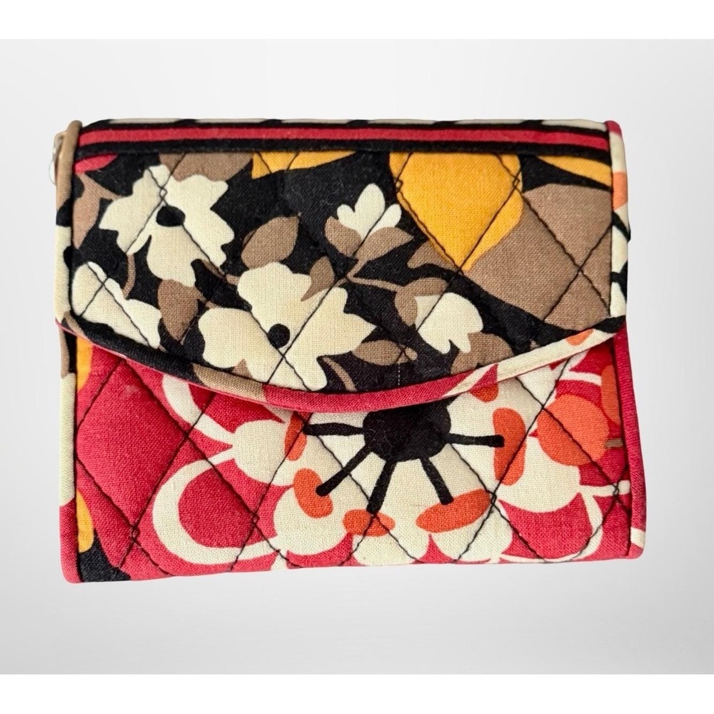 Vera Bradley retired Bittersweet Quilted Floral Trifold Wallet ID Window Compact